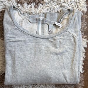 🩶 Zella Heather Gray Crew Neck Top - Large